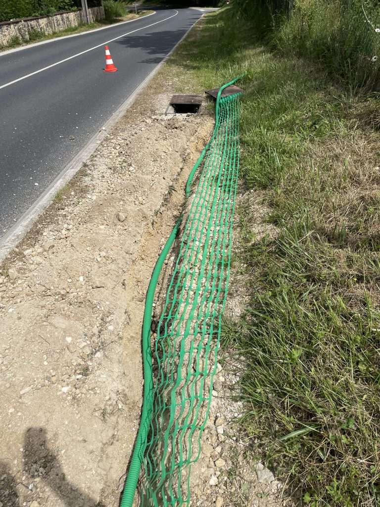 travaux de terrassement , enfouissement des reseaux telecoms comme la réalisation de tranchée fibre dans le département Haute-Loire 43 à Le-Puy-En-Velay 